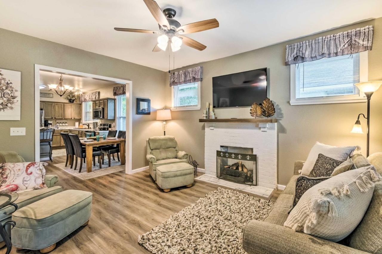 Remodeled Downtown Hot Springs Home With Porch Exterior foto