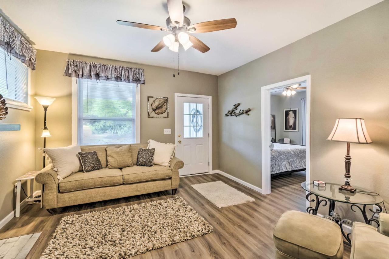 Remodeled Downtown Hot Springs Home With Porch Exterior foto
