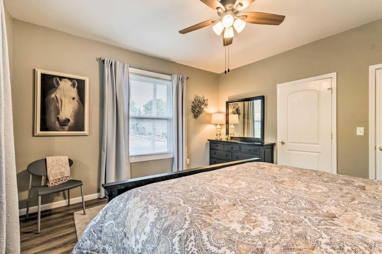 Remodeled Downtown Hot Springs Home With Porch Exterior foto