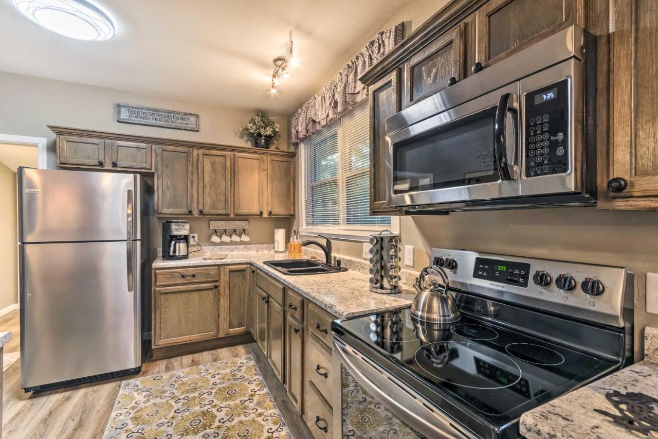 Remodeled Downtown Hot Springs Home With Porch Exterior foto